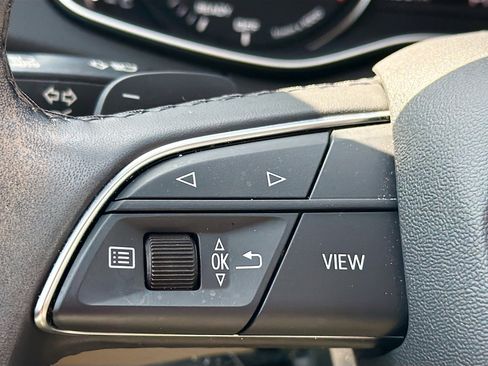 Used 2022 Audi Q5 Premium w/ Convenience Package image 34