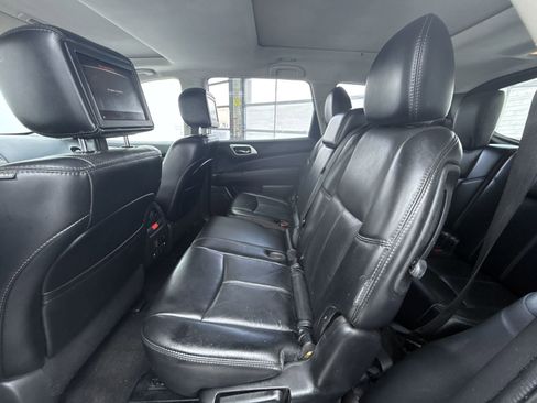 Used 2018 Nissan Pathfinder Platinum image 38