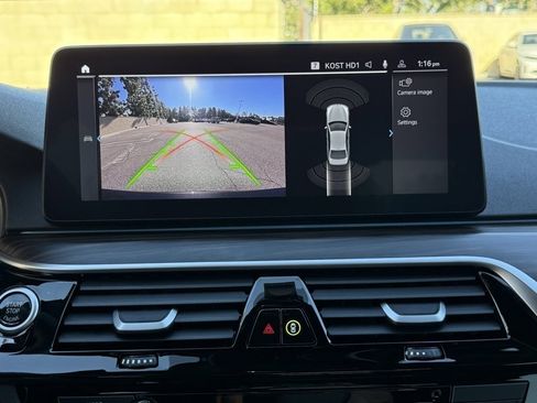 Certified 2023 BMW 530e w/ Convenience Package image 28