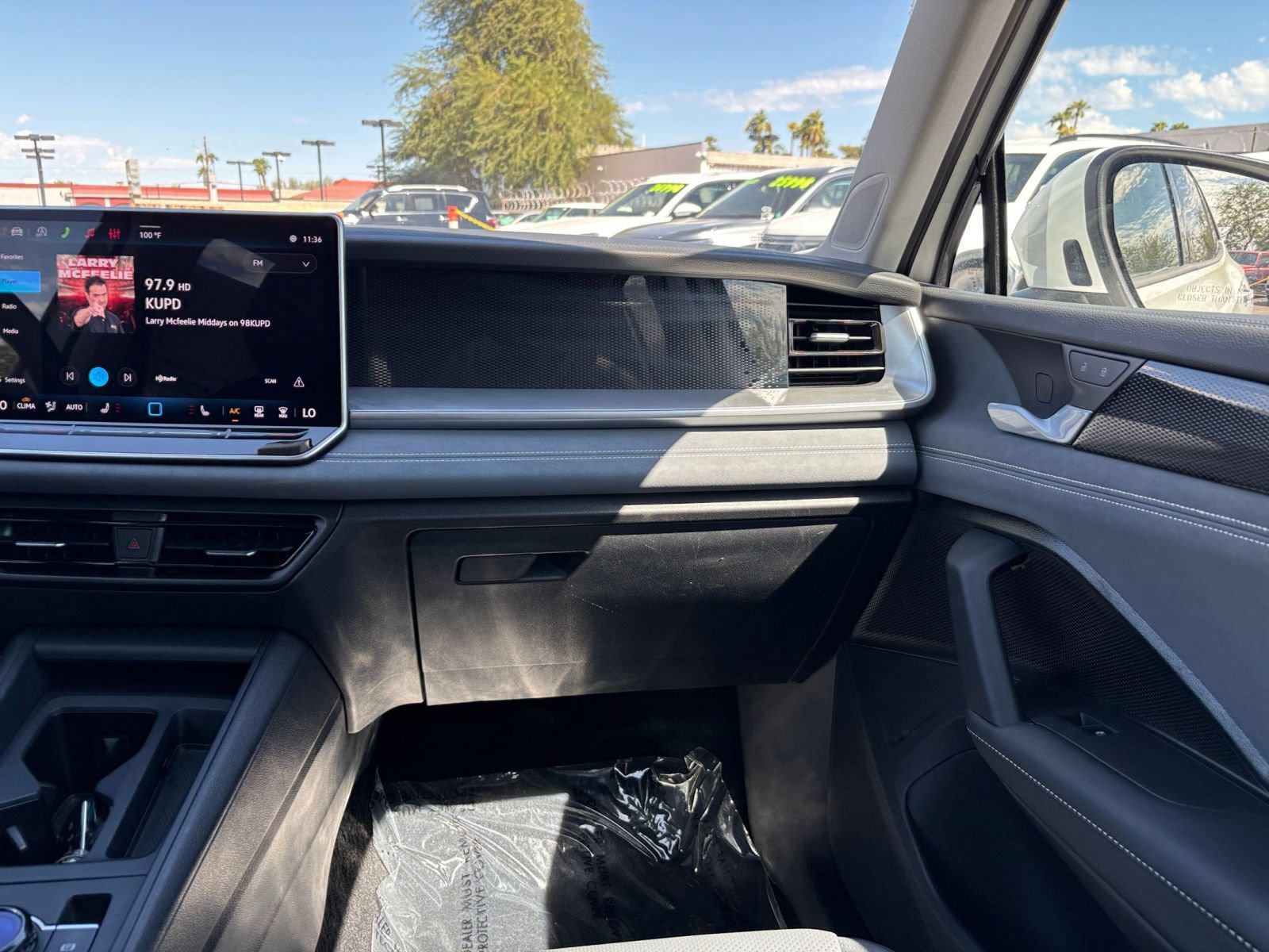 Used 2026 Volkswagen Tiguan SE FWD image 36