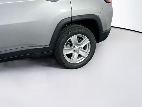 Used 2022 Jeep Compass Latitude w/ Convenience Group AWD/4WD image 28
