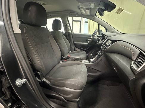 Used 2020 Chevrolet Trax LS image 18