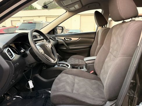 Used 2016 Nissan Rogue S AWD/4WD image 2
