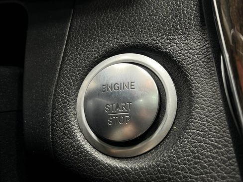 Used 2015 Mercedes-Benz C 300 4MATIC Sedan image 21