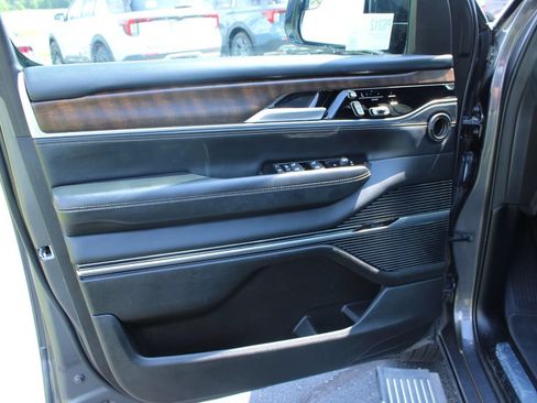 Used 2024 Jeep Grand Wagoneer L 4WD image 42
