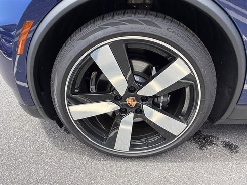 New 2025 Porsche Macan 4S Electric AWD/4WD image 11
