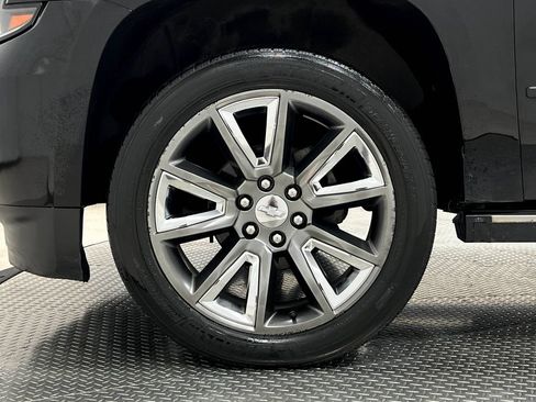 Used 2018 Chevrolet Suburban Premier AWD/4WD image 43