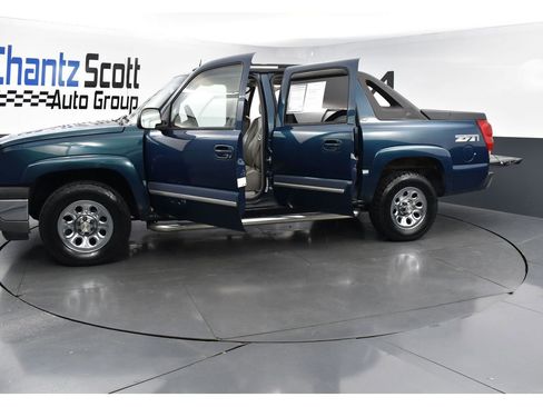 Used 2005 Chevrolet Avalanche Z71 w/ Sun And Sound Package image 26