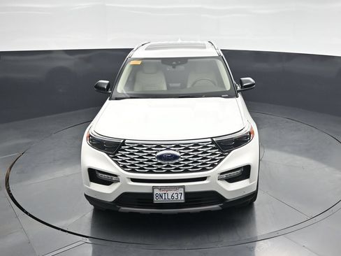 Used 2020 Ford Explorer Platinum w/ Premium Technology Package AWD/4WD image 41