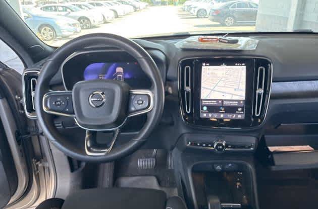 Used 2023 Volvo XC40 Recharge Ultimate AWD/4WD image 3