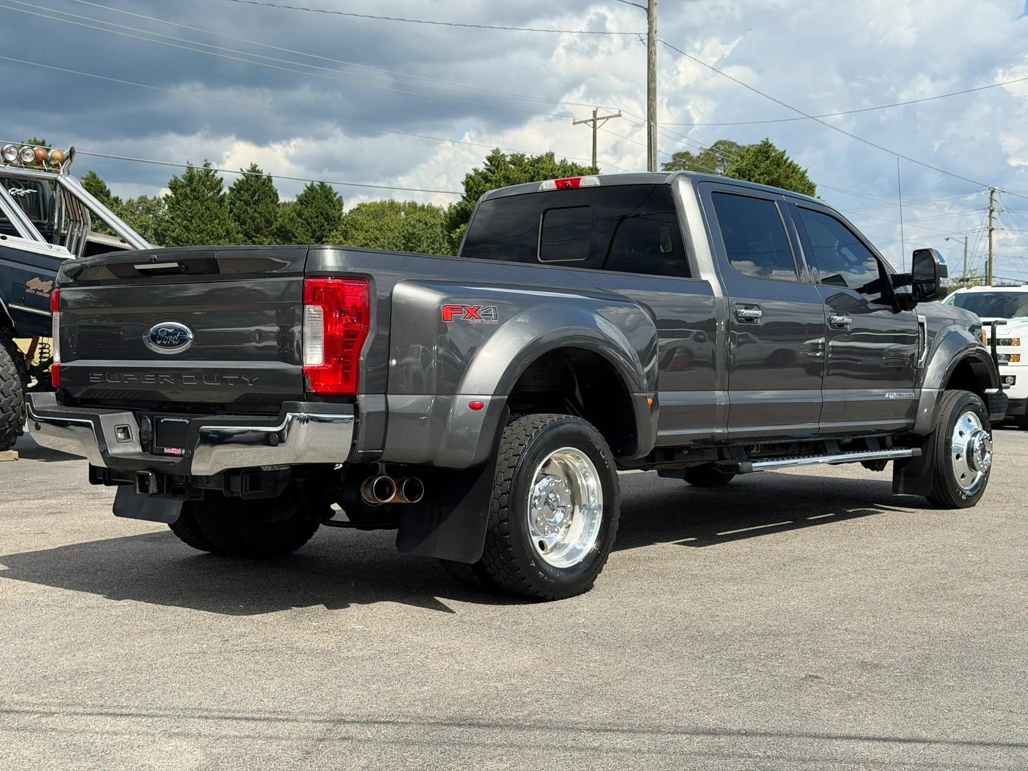 Used 2017 Ford F450 Lariat w/ Lariat Ultimate Package AWD/4WD image 5