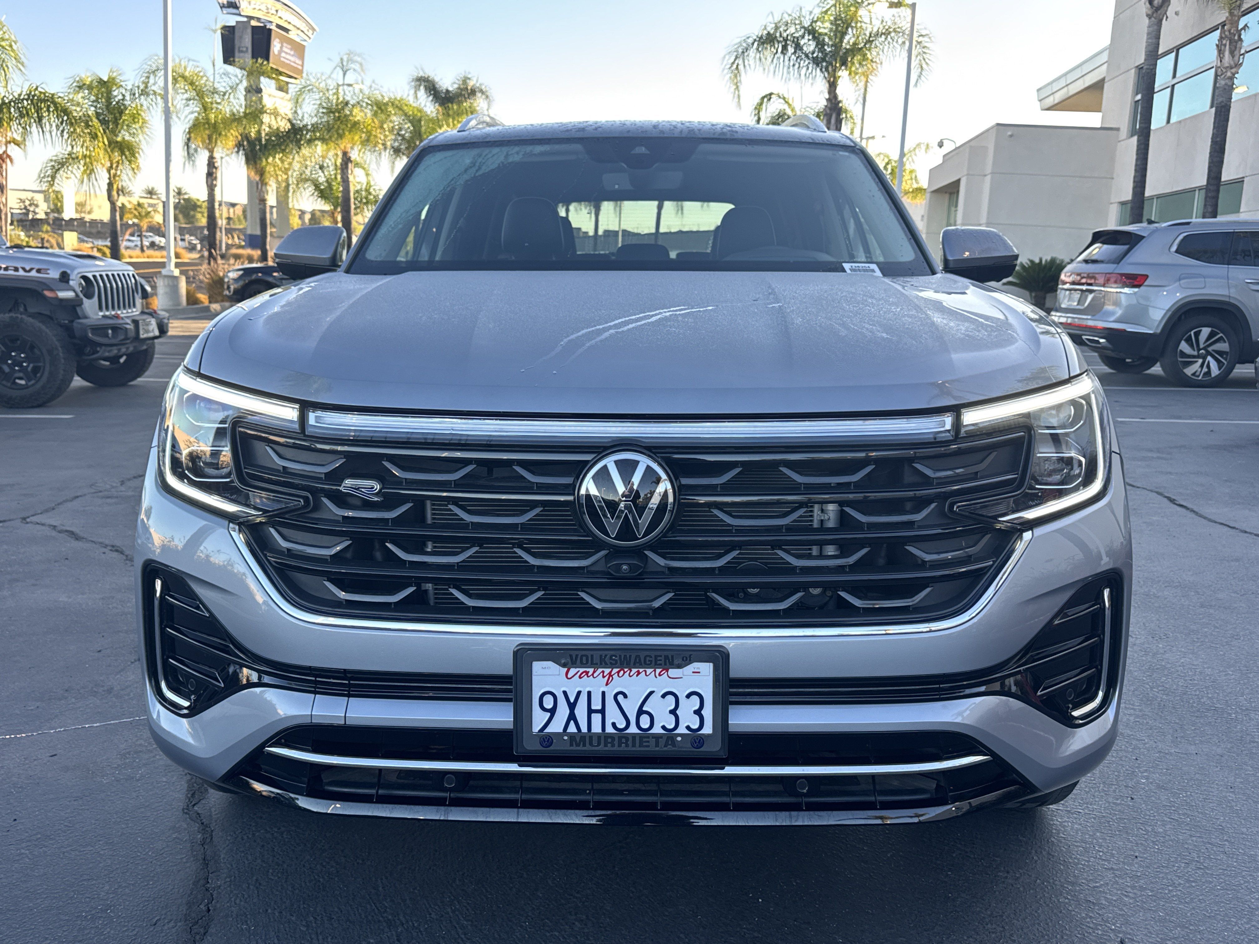 Used 2025 Volkswagen Atlas SEL Premium R-Line AWD/4WD image 3
