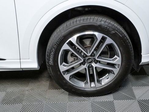 Used 2025 Audi Q5 Premium w/ Convenience Package image 38