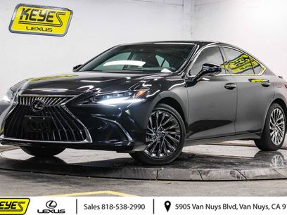 Used 2025 Lexus ES 300h w/ Accessory Package (Z2)