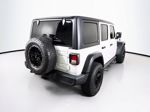 Used 2018 Jeep Wrangler Unlimited Sport S AWD/4WD image 9