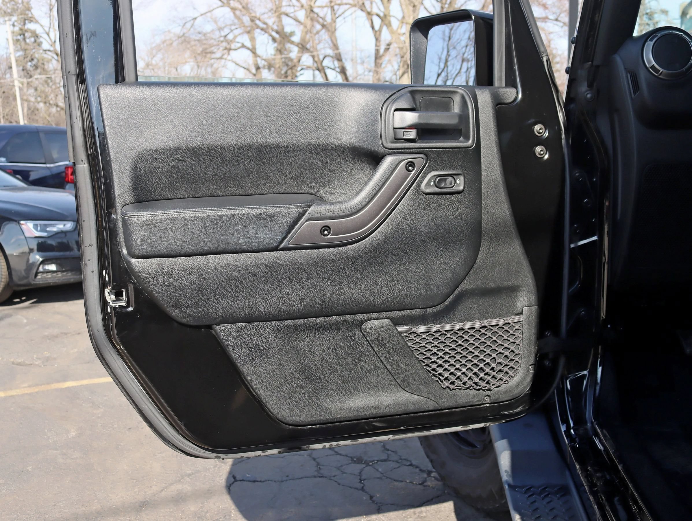 Used 2018 Jeep Wrangler Unlimited Sahara AWD/4WD image 33