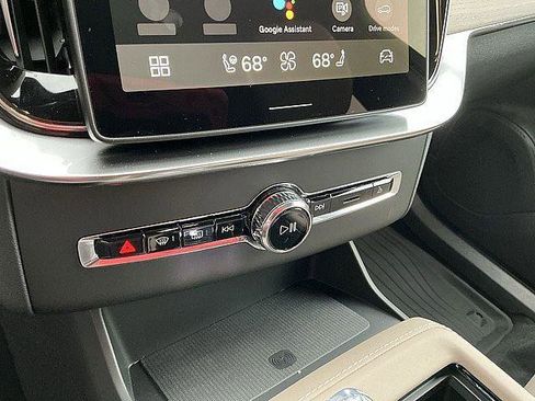 New 2026 Volvo XC90 T8 Plus w/ Protection Package Premier AWD/4WD image 20
