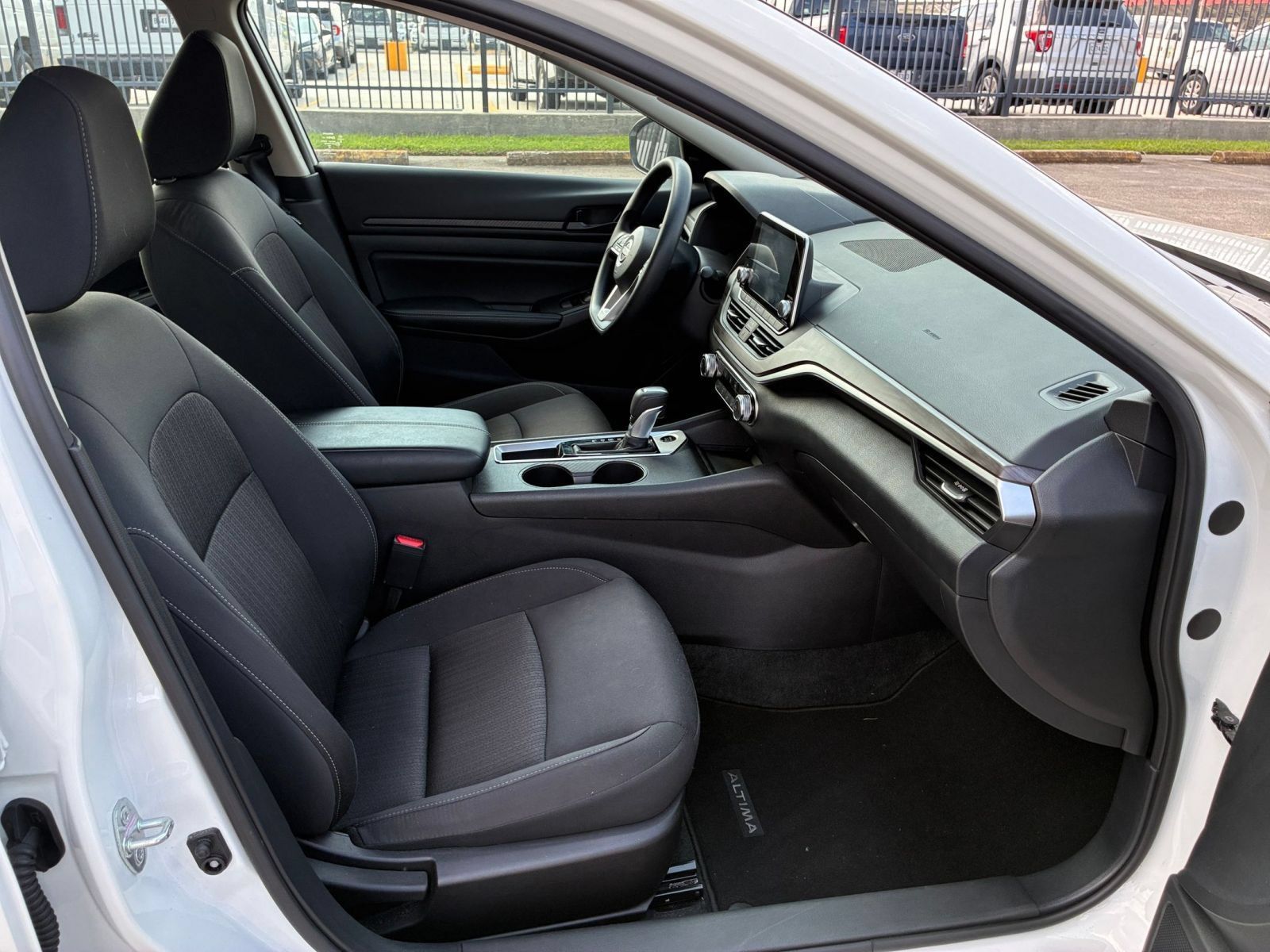 Used 2026 Nissan Altima 2.5 SV FWD image 35