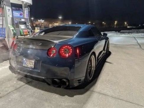 Used 2012 Nissan GT-R Black Edition image 4