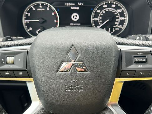 Used 2022 Mitsubishi Outlander ES image 27