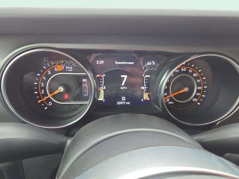 Used 2023 Jeep Wrangler Unlimited Rubicon w/ LED Lighting Group AWD/4WD image 16