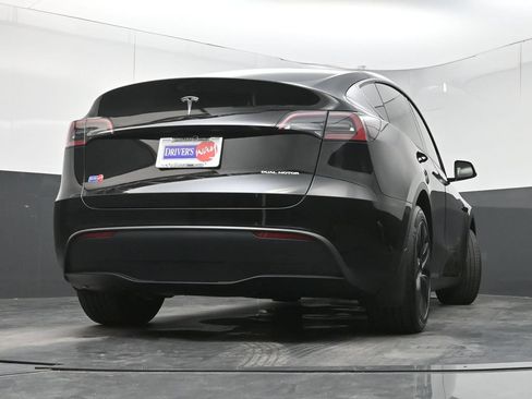 Used 2025 Tesla Model Y Long Range AWD/4WD image 26