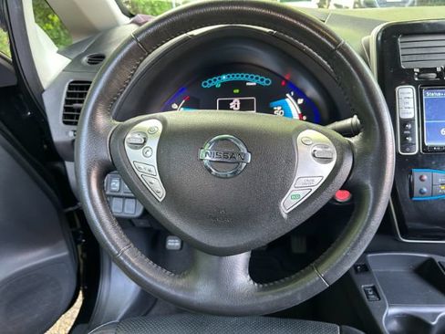 Used 2015 Nissan Leaf SL FWD image 10