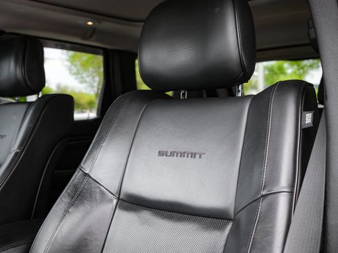 Used 2017 Jeep Grand Cherokee Summit w/ Platinum Series Group image 17