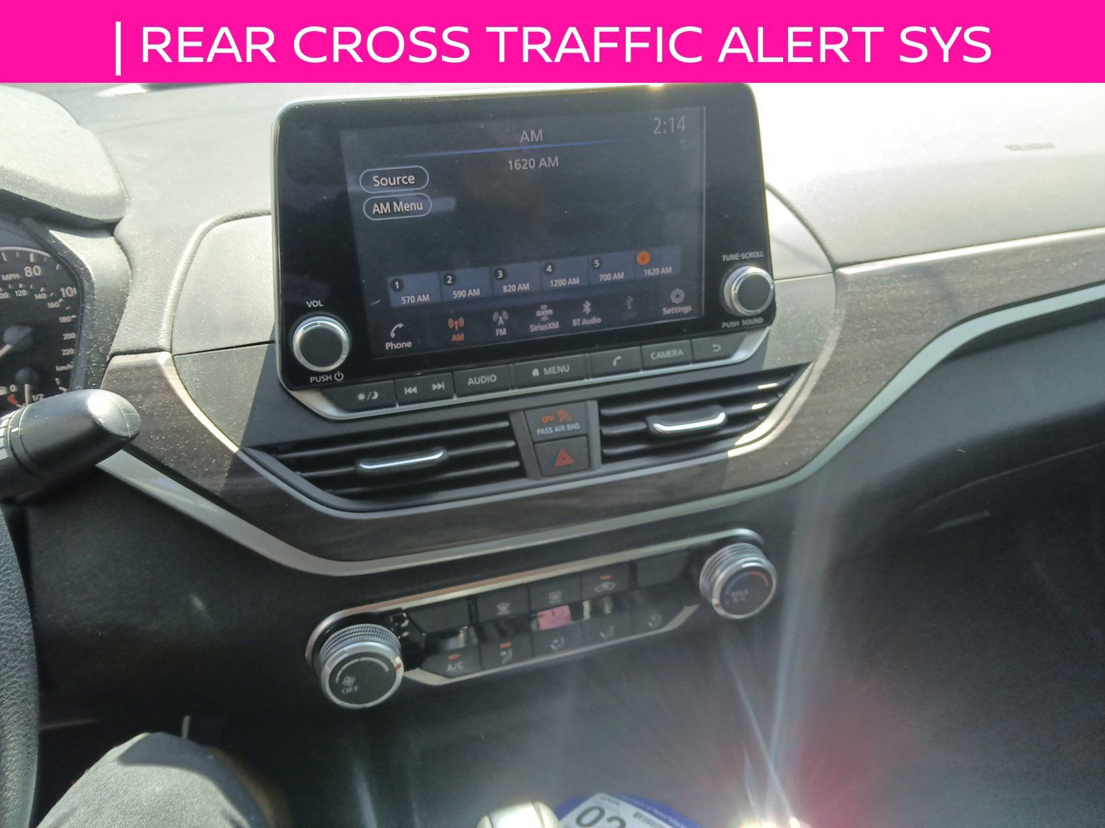 Used 2024 Nissan Altima 2.5 SV FWD image 15
