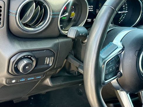 Used 2023 Jeep Wrangler Unlimited Rubicon 4xe w/ Cold Weather Group AWD/4WD image 11