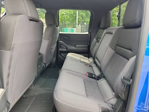 Certified 2026 Nissan Frontier SV w/ All-Weather Content Package AWD/4WD image 11
