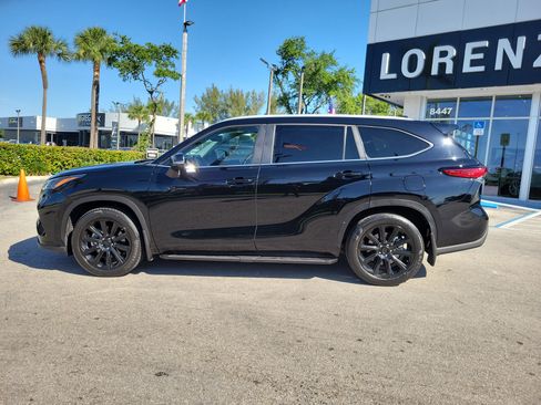 Used 2023 Toyota Highlander XLE FWD image 8