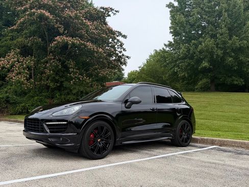Used 2014 Porsche Cayenne GTS AWD/4WD image 14