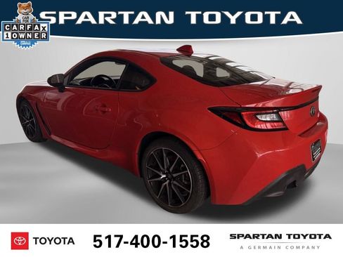 Used 2024 Toyota GR86 RWD image 3