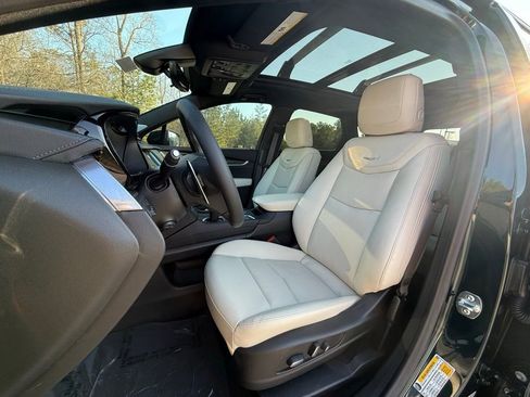 New 2026 Cadillac XT5 Sportv w/ LPO, Onyx Lite Package image 5