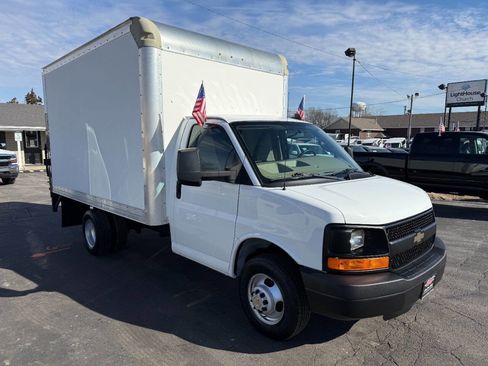 Used 2016 Chevrolet Express 3500 image 4