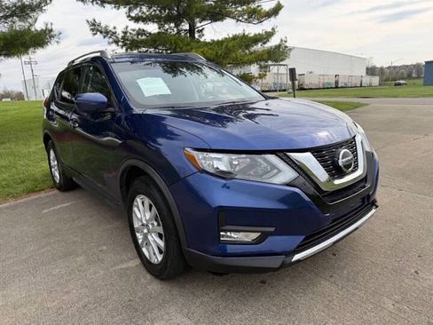 Used 2020 Nissan Rogue SV FWD image 3
