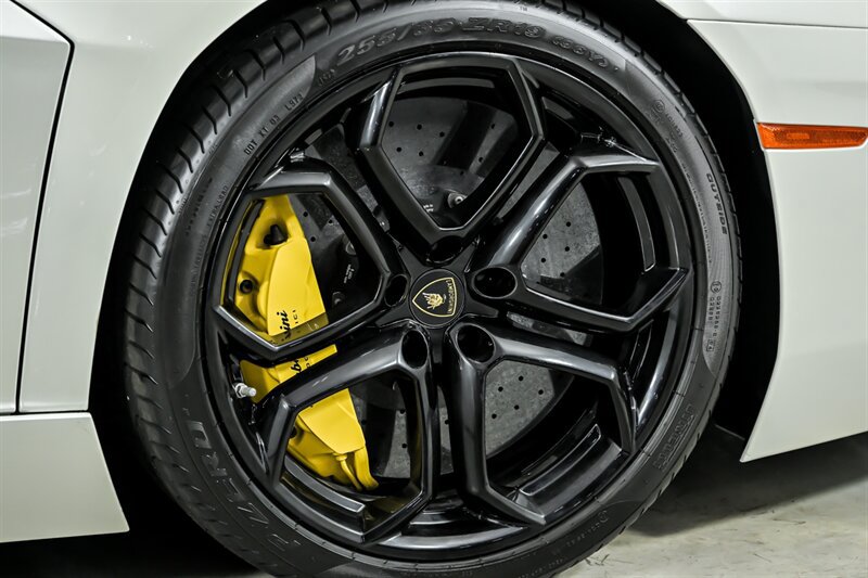Used 2014 Lamborghini Aventador LP 700-4 AWD/4WD image 15