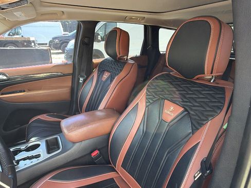 Used 2012 Jeep Grand Cherokee Overland Summit RWD image 18