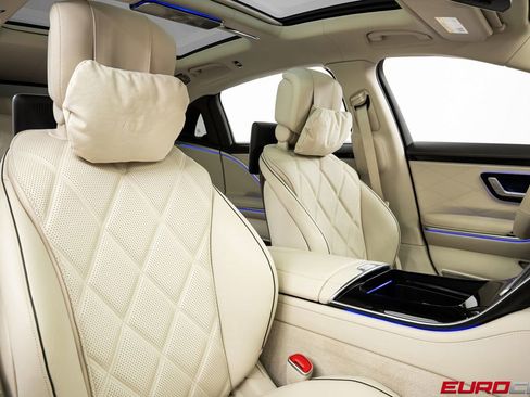 Used 2023 Mercedes-Benz Maybach S 680 4MATIC image 33