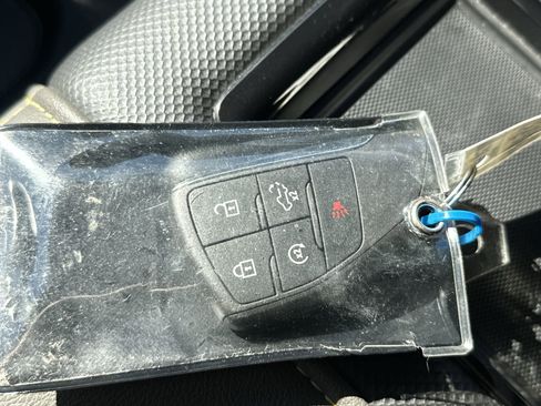 Used 2022 Chevrolet Silverado 1500 ZR2 image 34