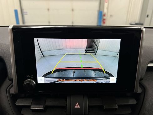 Used 2025 Toyota RAV4 XLE FWD image 16
