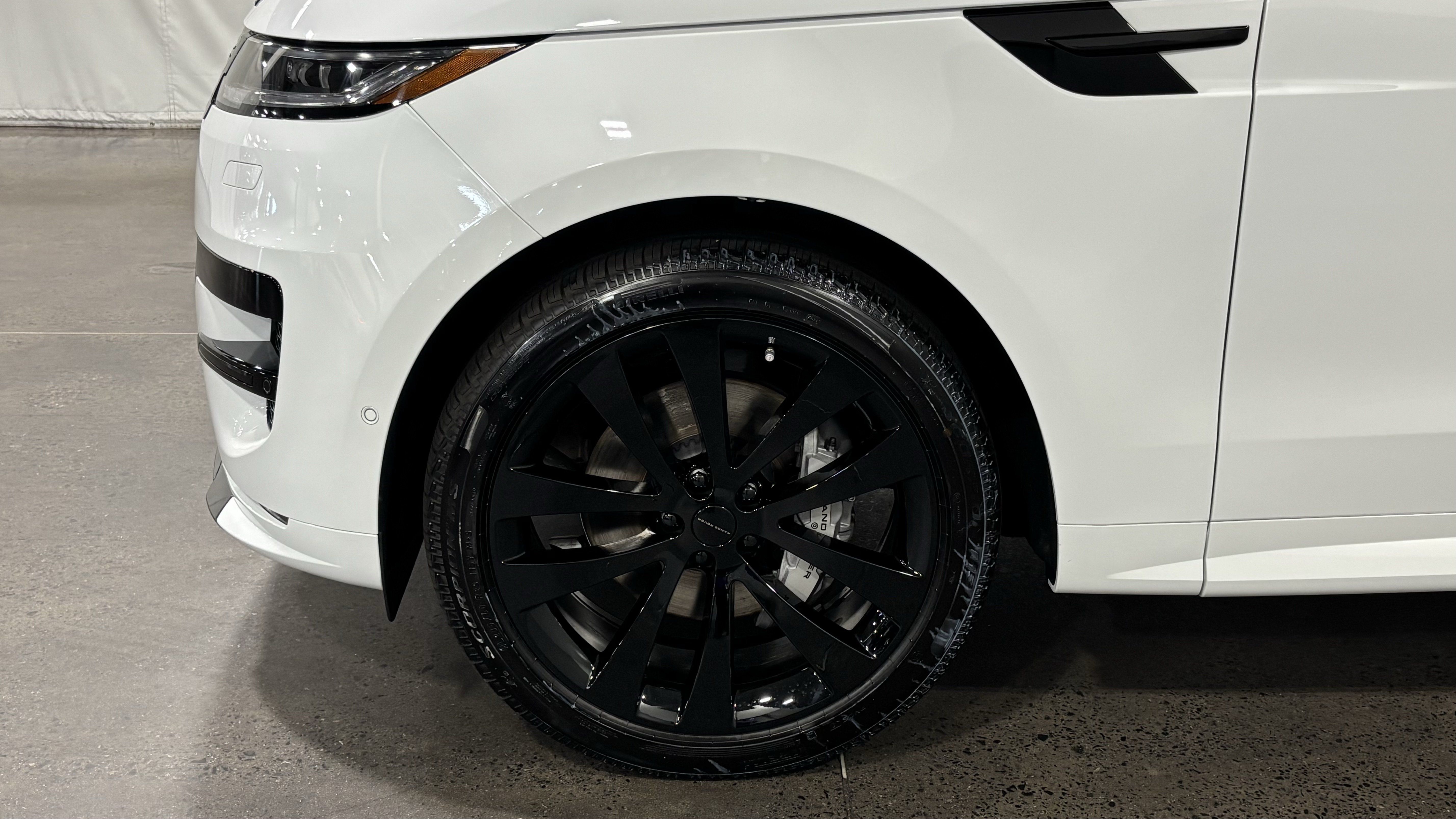 New 2026 Land Rover Range Rover Sport Dynamic SE AWD/4WD image 10