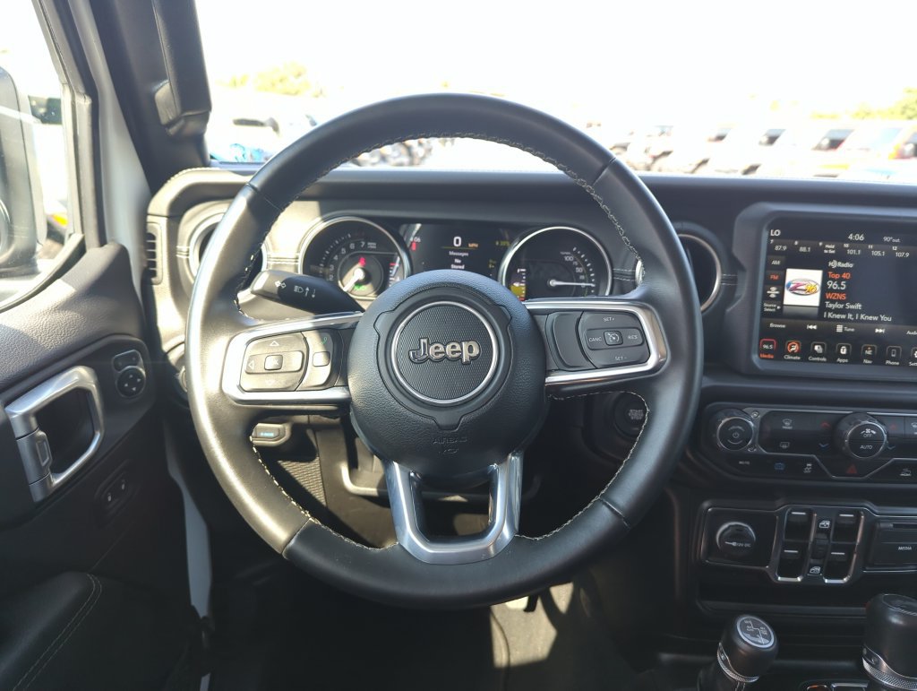 Used 2022 Jeep Wrangler Unlimited Sahara AWD/4WD image 16