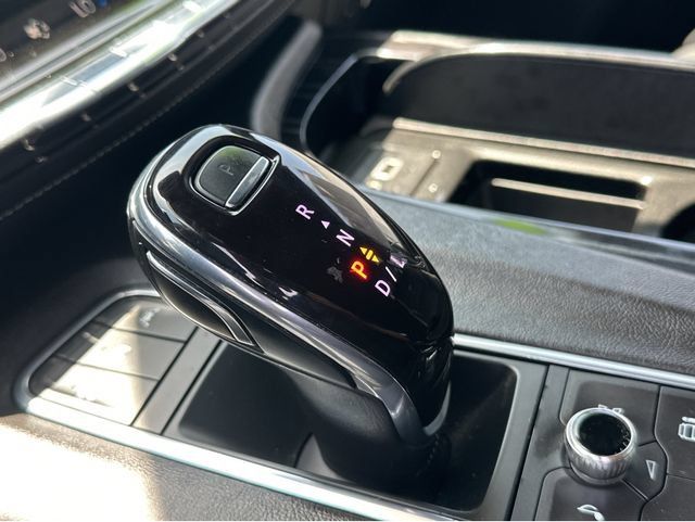 Certified 2022 Cadillac Escalade ESV Sport AWD/4WD image 30