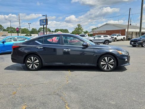 Used 2021 Nissan Altima 2.5 SV FWD image 8