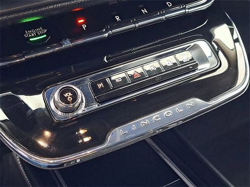 Used 2026 Lincoln Corsair Premiere w/ Towing Package image 17