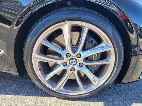 Used 2023 Bentley Continental GT Azure image 21