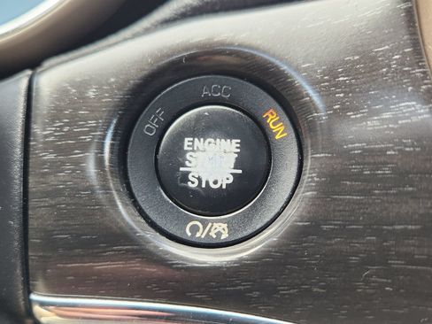 Used 2017 Jeep Grand Cherokee Limited AWD/4WD image 24
