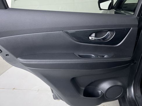 Used 2016 Nissan Rogue SL w/ SL Premium Package image 22